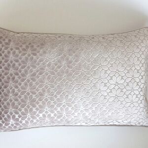 Sag Harbor Decorative Elegant Floral Velvet Genuine Duck Feather Pillow 14"x22"